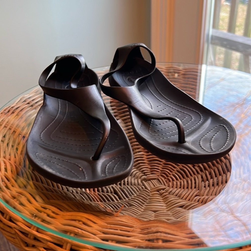 CROCS Womens size 8 Sexi Flip Flop Thong Black Serena Sandals